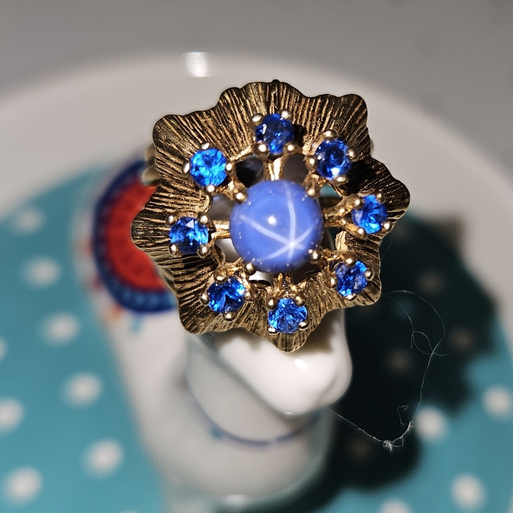 Vintage 14k Gold and Blue Star Sapphire & Blue Gemstone Floral Ring
